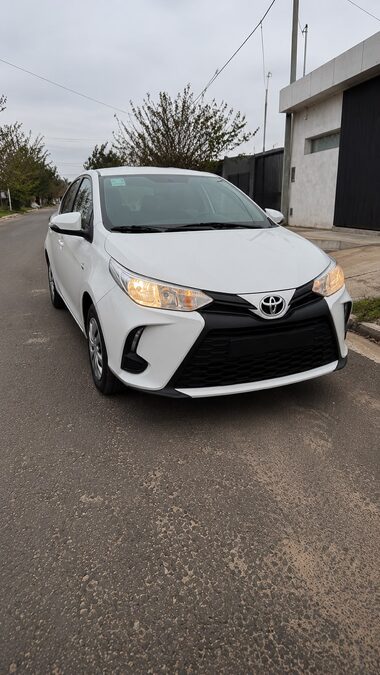 TOYOTA YARIS 1.5 XS CVT 5P - AÑO 2.024