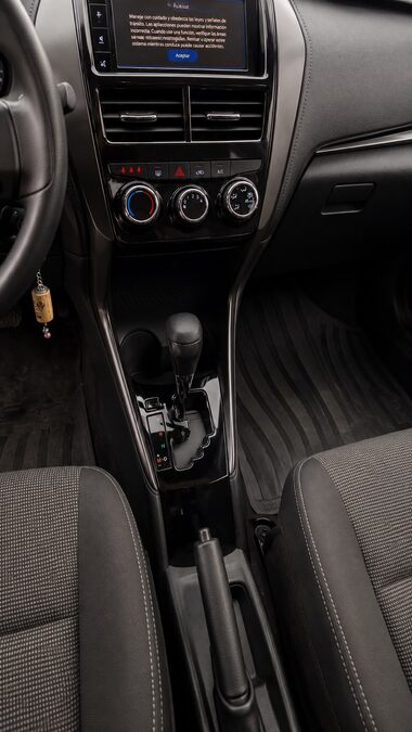 TOYOTA YARIS 1.5 XS CVT 5P - AÑO 2.024