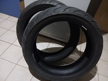 Juego de cubiertas Pirelli Angel GT 120 70 17 y 160 60 17 casi nuevas solo 2500 km