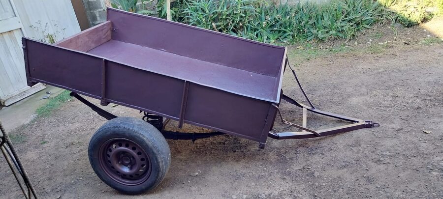 VENDO CARRO DE UN EJE REFORZADO ,LINDO LIVIANO