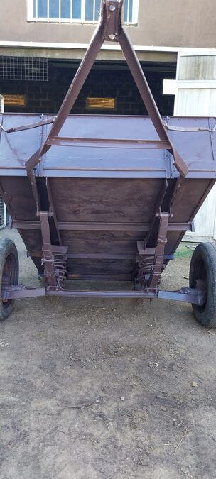 VENDO CARRO DE UN EJE REFORZADO ,LINDO LIVIANO