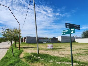 TERRENO UBICADO EN RESERVAS DE ORO VERDE (Av.Los Cisnes).