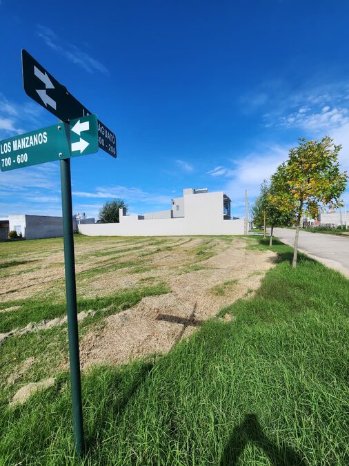 TERRENO UBICADO EN RESERVAS DE ORO VERDE (Av.Los Cisnes).