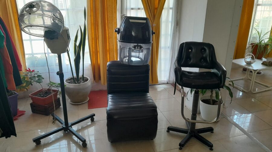 VENDO VARIOS DE PELUQUERIA ,JUNTOS  O SEPARADO  EN MUY BUEN ESTADO
