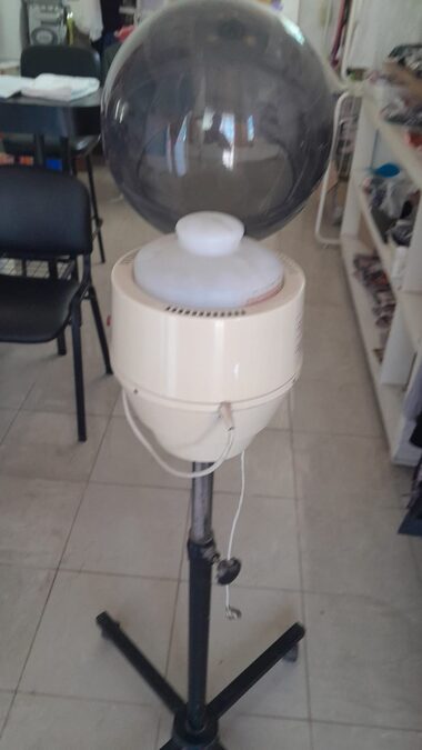 VENDO VARIOS DE PELUQUERIA ,JUNTOS  O SEPARADO  EN MUY BUEN ESTADO