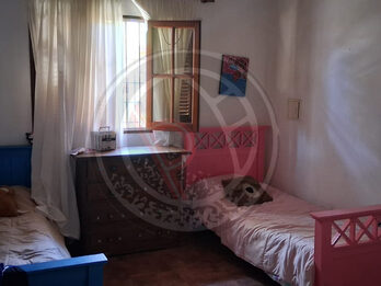 VENTA- PERMUTA ¡INVERSIÓN! Casa c/quincho y patio. Int. Blanda