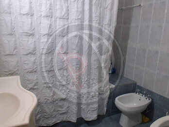 VENTA- PERMUTA ¡INVERSIÓN! Casa c/quincho y patio. Int. Blanda