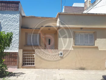 VENTA Casa 2 dorm. ¡Ubicación residencial! D. French