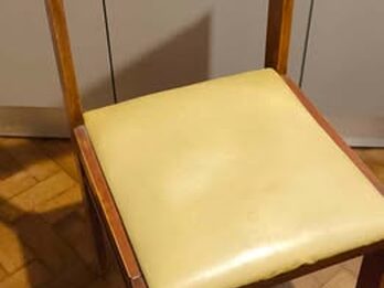 Mesa plegable 80x80, 80x160 abierta. Más 4 sillas