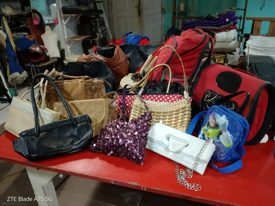 Venta de bolsos y carteras