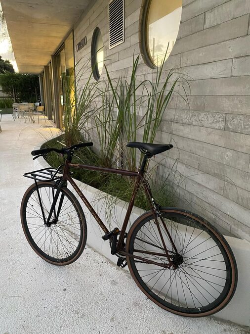 Vendo bicicleta rodado 28 marca hand made cycles
