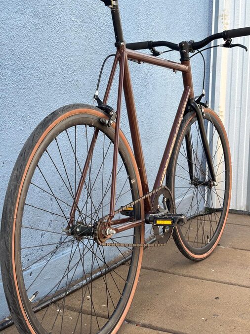 Vendo bicicleta rodado 28 marca hand made cycles