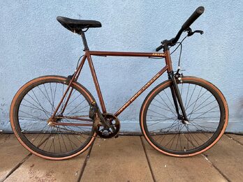 Vendo bicicleta rodado 28 marca hand made cycles