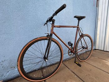 Vendo bicicleta rodado 28 marca hand made cycles
