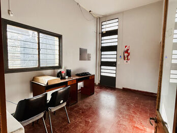 Se Alquila Galpón 📍Calle Alsina, 1200m2. gran tinglado, ideal polirubros