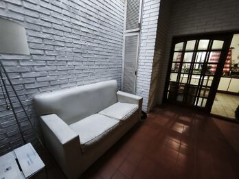 3 dormitorios, cochera, pileta C/Gdor Sola 645