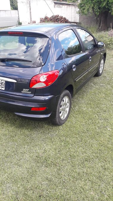 Peugeot  207  compact allure 1.4