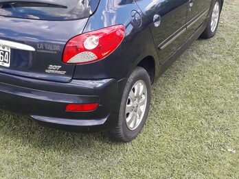 Peugeot  207  compact allure 1.4