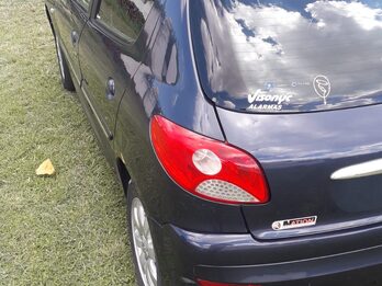 Peugeot  207  compact allure 1.4