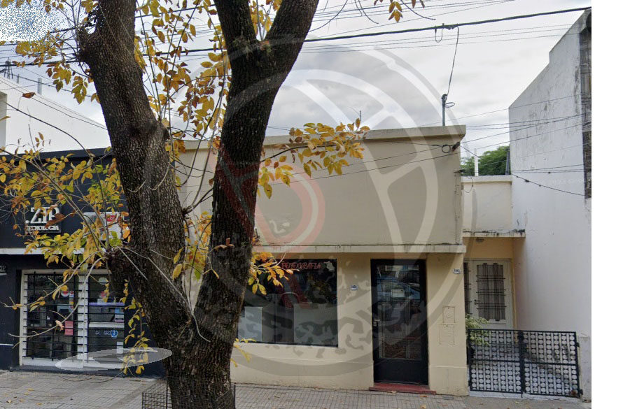 VENTA · Casa 2 dorm. + 2 Locales ¡Pleno Centro de Crespo!