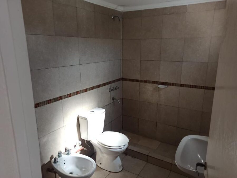 Hermoso dúplex dentro de complejo cerrado