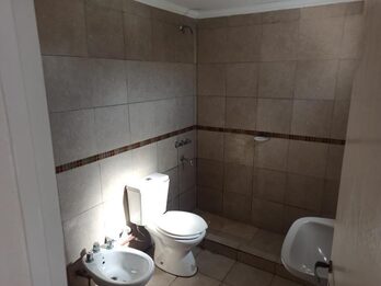 Hermoso dúplex dentro de complejo cerrado