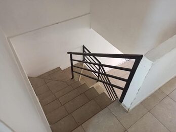 Hermoso dúplex dentro de complejo cerrado
