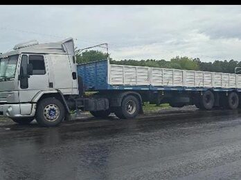 Camión con semiremolque