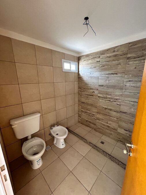 En alquiler - Depto 1 dormitorio con patio .-