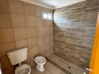 En alquiler - Depto 1 dormitorio con patio .-