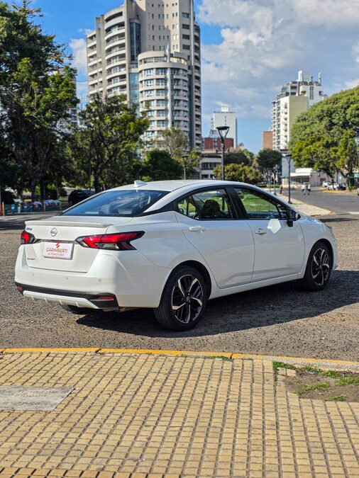 Nissan Versa Exclusive CVT 2024