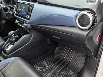 Nissan Versa Exclusive CVT 2024