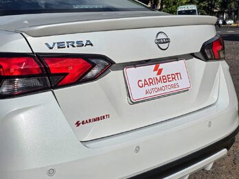 Nissan Versa Exclusive CVT 2024