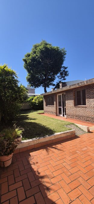 VENTA CASA / ZONA RESIDENCIAL PARQUE / 3DORM / 2 BAÑOS / 1 COCHERA