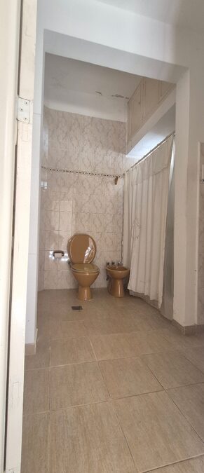 VENTA CASA / ZONA RESIDENCIAL PARQUE / 3DORM / 2 BAÑOS / 1 COCHERA