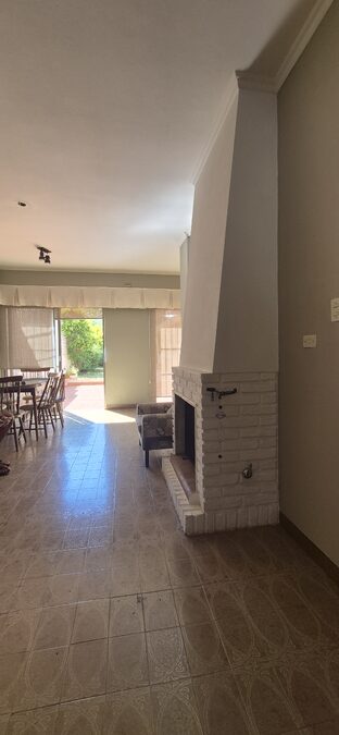 VENTA CASA / ZONA RESIDENCIAL PARQUE / 3DORM / 2 BAÑOS / 1 COCHERA