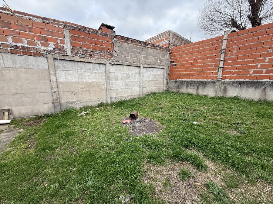 CASA 2 DORMITORIOS | PATIO Y COCHERA | COLONIA AVELLANEDA