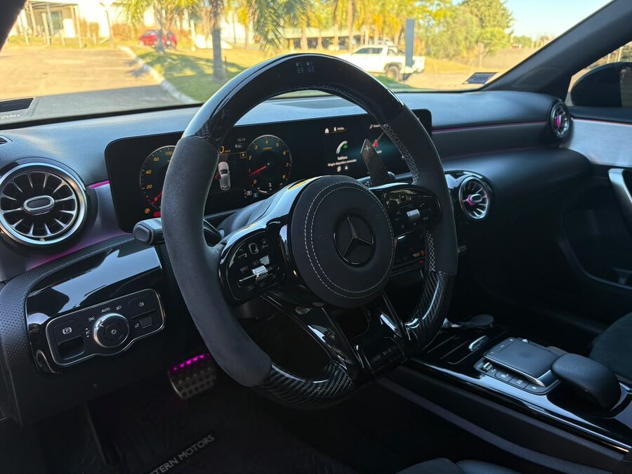 MERCEDES BENZ A250 AMG-LINE. Recibo vehículos.