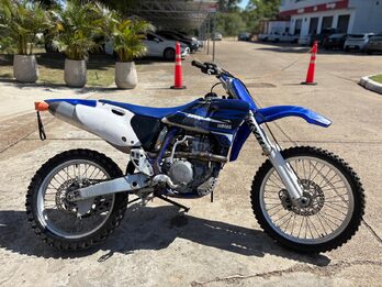 YAMAHA YZ 400. Recibo vehículos.