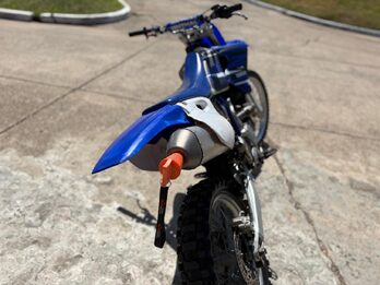 YAMAHA YZ 400. Recibo vehículos.