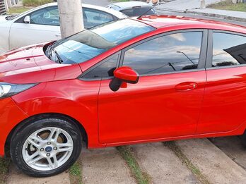 Vendo Ford Fiesta Kinetic 2018