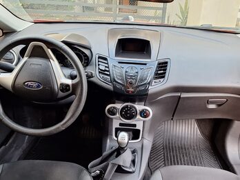 Vendo Ford Fiesta Kinetic 2018