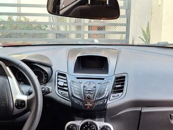 Vendo Ford Fiesta Kinetic 2018