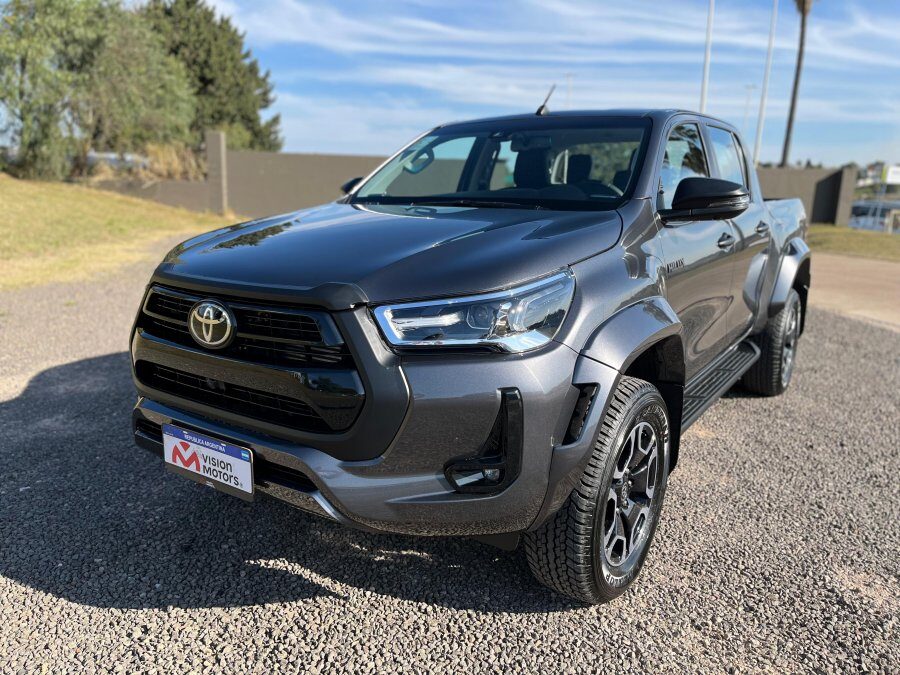 TOYOTA HILUX 2.8 SRX AT 4X4 Y 4X2 ¡¡ 0KM !!