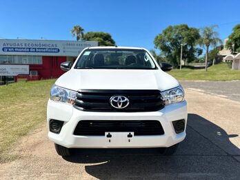 TOYOTA HILUX 2.4 DX MT ¡¡0KM!! versiones 4X4 y 4X2