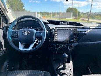 TOYOTA HILUX 2.4 DX MT ¡¡0KM!! versiones 4X4 y 4X2