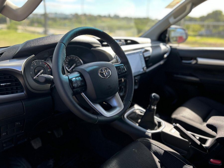 TOYOTA HILUX 2.8 SR MT ¡¡0KM!! versiones 4X4 y 4X2
