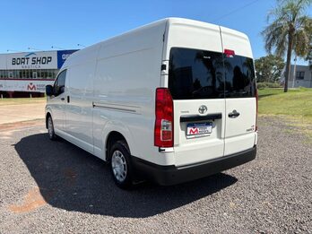 TOYOTA HIACE L2H2 2.8 AT¡¡ 0KM MODELO 2025 !!