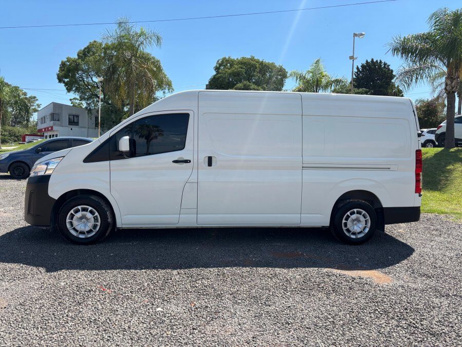 TOYOTA HIACE L2H2 2.8 AT¡¡ 0KM MODELO 2025 !!