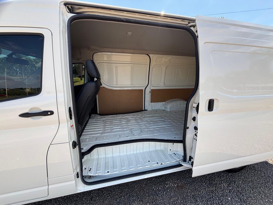 TOYOTA HIACE L2H2 2.8 AT¡¡ 0KM MODELO 2025 !!